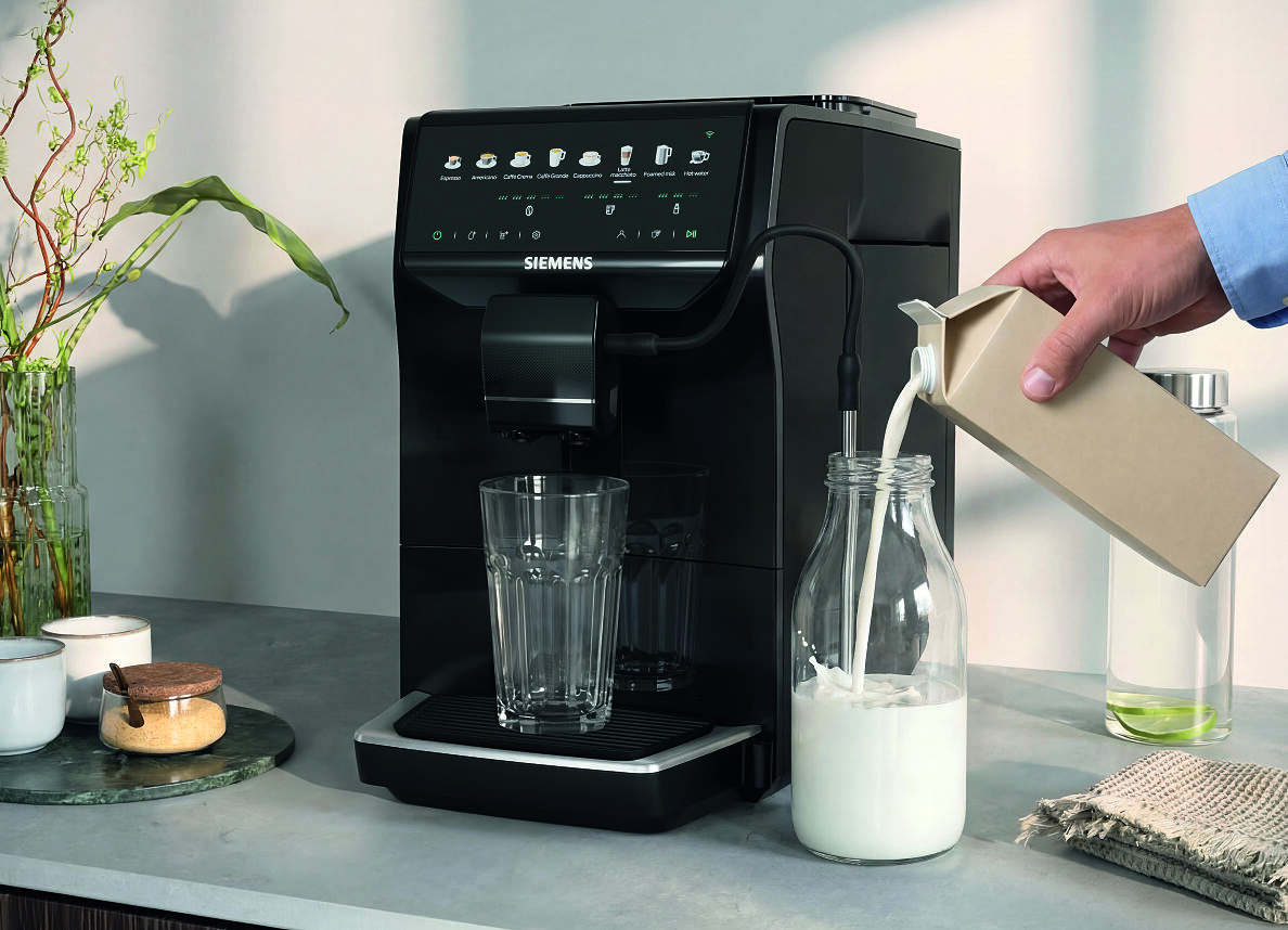 Mit einem Touch zur Kaffeepause: Der neue Siemens Kaffeevollautomat EQ500 iAroma macht Genuss auf Abruf verfügbar